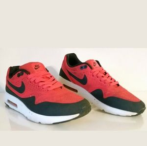 Nike University Red/Black/ White Men's Size 10